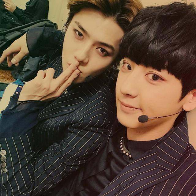 EXOK1001's tweet photo. Actualización de #Chanyeol en IG junto a #Sehun.♥ http://t.co/fl4bzj3cuI