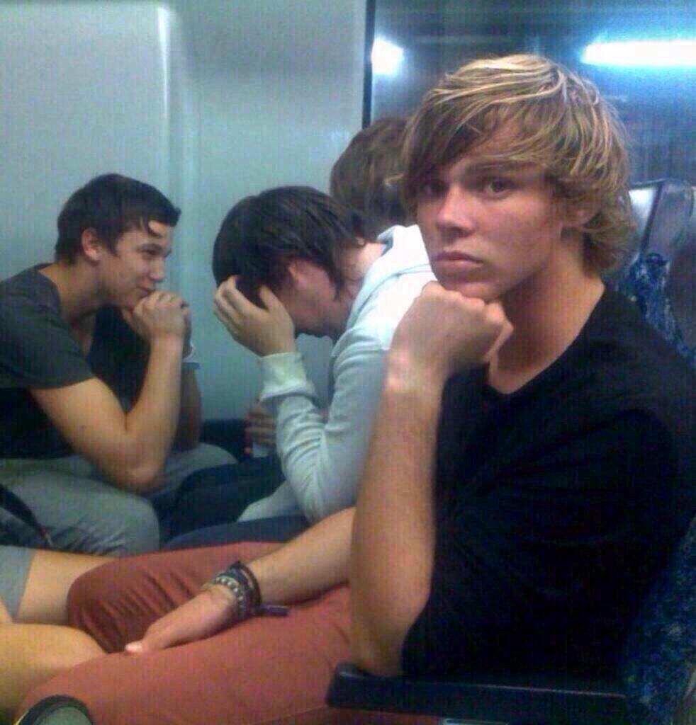 fetus ash pics (@fetusashtonpics) on Twitter photo 