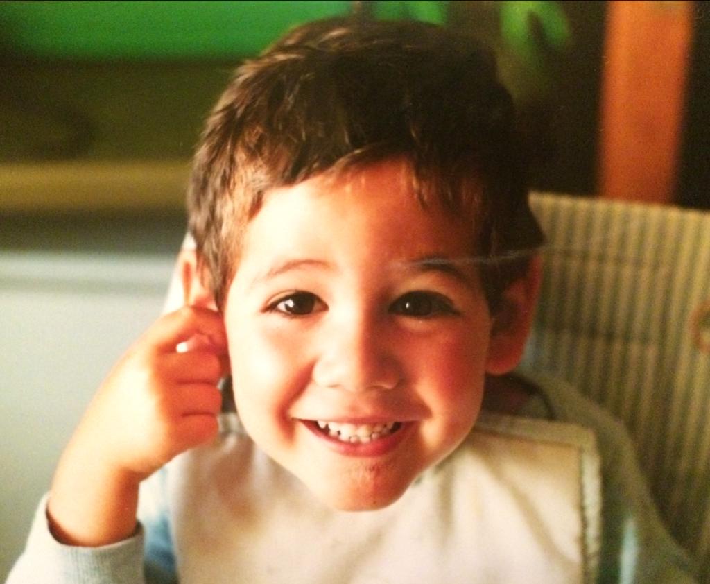 dvicio_missis's tweet photo. Ahí va la mía!!!😂 Jajaja #RecuerdosDvicio como mola mirar los álbumes de casa. http://t.co/D4JCKtvVO3
