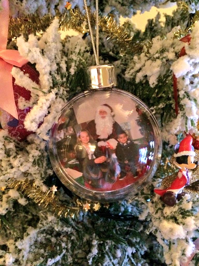 Went to #westfieldstratford #santasgrotto to see Santa was amazing! And you get this personalised bauble ❤️ xxjadexx