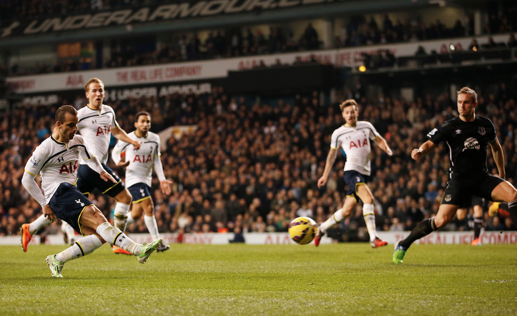 SpursOfficial's tweet photo. A pleasure to see. Here's @R9Soldado smashing in our second on the stroke of HT. #COYS http://t.co/xFYkemt1ch