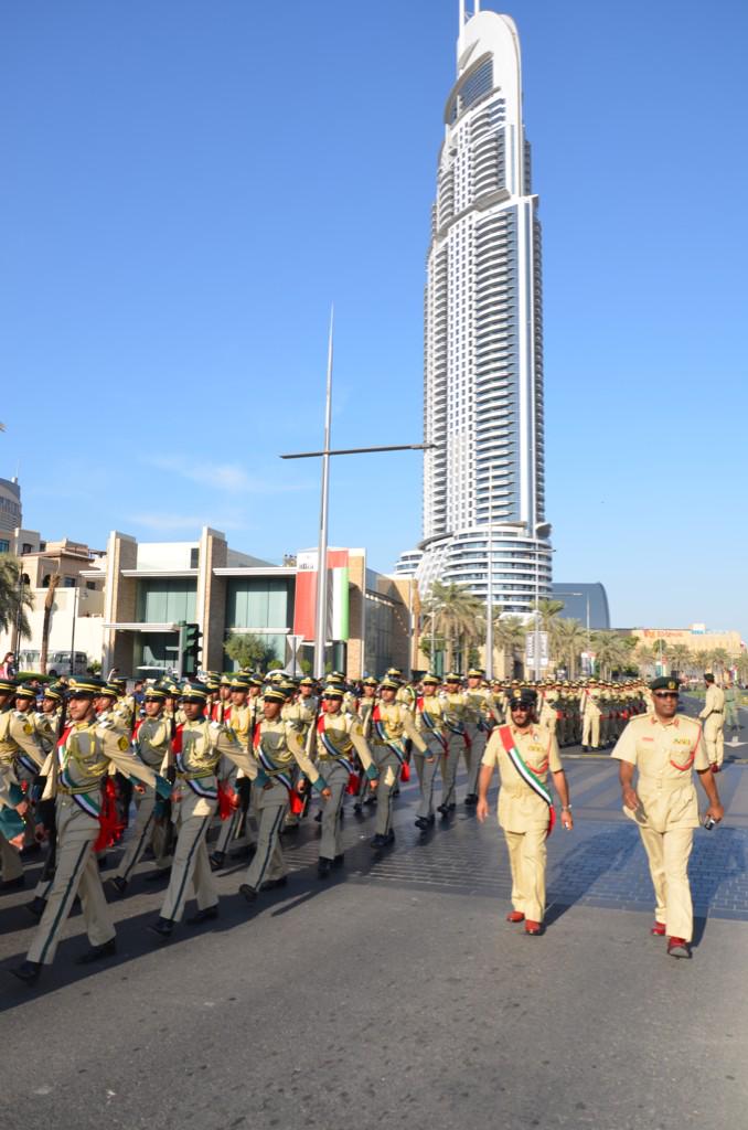 DubaiPoliceHQ's tweet photo. أكثر من ألف شرطي في مسيرة بوليفارد محمد بن راشد بدبي
http://t.co/uBaSXD45fx http://t.co/7omQwbavaU