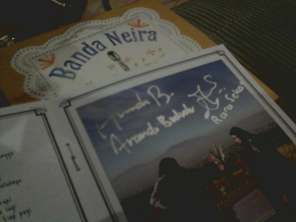 WakeupBangoen's tweet photo. @dibandaneira terimakasih @anandabadudu @rarasekar :) http://t.co/I4VxOX6XrL