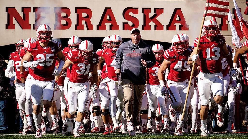 KZKX969's tweet photo. POLL: The Firing of Bo Pelini. Fav is you agree, RT if you don't. Comment &amp; let us know how you feel http://t.co/3ePKVSizY5