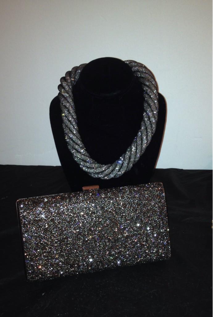 everythingluxe's tweet photo. The Holidays are upon us. Get yourself something sparkly!! http://t.co/dTe3rlKHoe