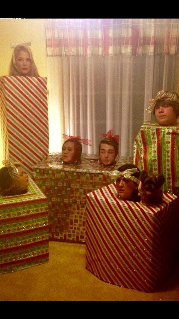 rosie_rozayy's tweet photo. When you realize that it's still November http://t.co/rFEMGYDh5t