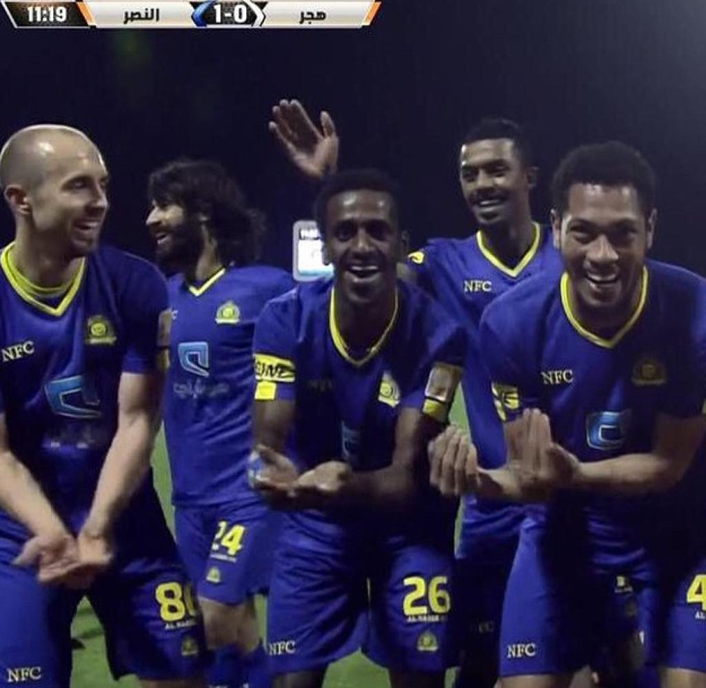 NIAltmimi's tweet photo. يحتفلون بالجوهره بنت شايع 👏👏💛💛💛💛💛
هذي بيئه النصر 😭💛💛💛💛🔥. http://t.co/7zLGIrUcko