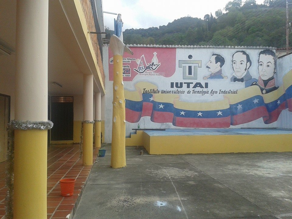 Erick_MarJ's tweet photo. Así quedo nuestra sede #IUTAI Delicias gracias FCEPP @guerrerodouglas http://t.co/MckXinctZO