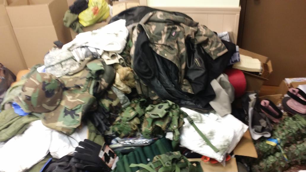 ChiAutomaidan's tweet photo. The collected goods have already been dropped off at Meest Karpaty. Huilo doesn't stand a chance. Слава Україні!! http://t.co/bvb9rvFf3n