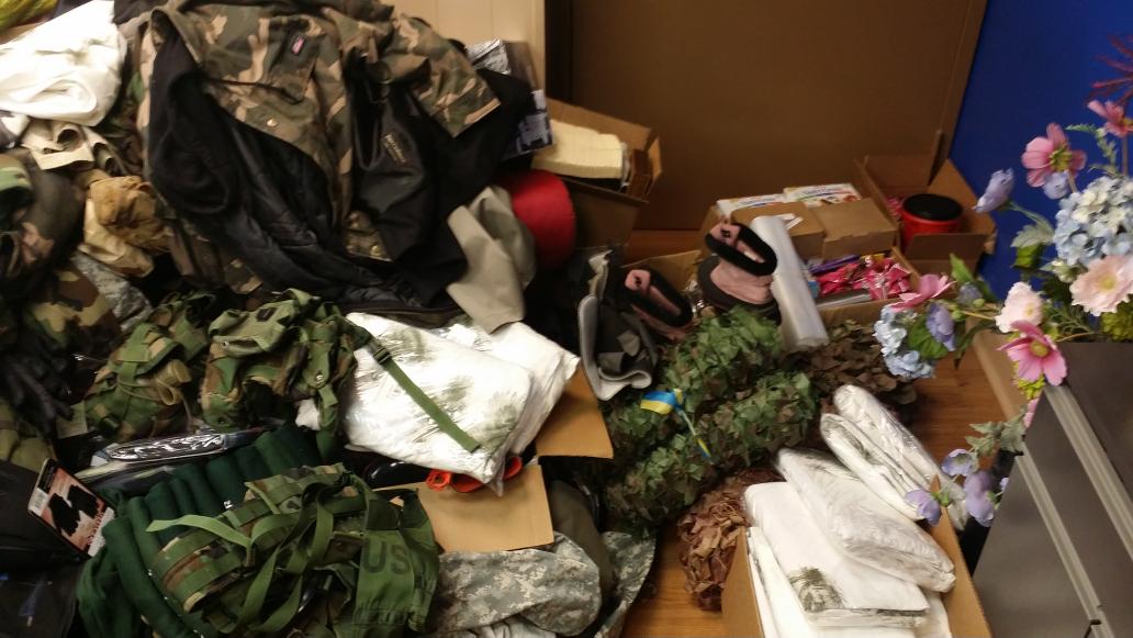 ChiAutomaidan's tweet photo. The collected goods have already been dropped off at Meest Karpaty. Huilo doesn't stand a chance. Слава Україні!! http://t.co/bvb9rvFf3n