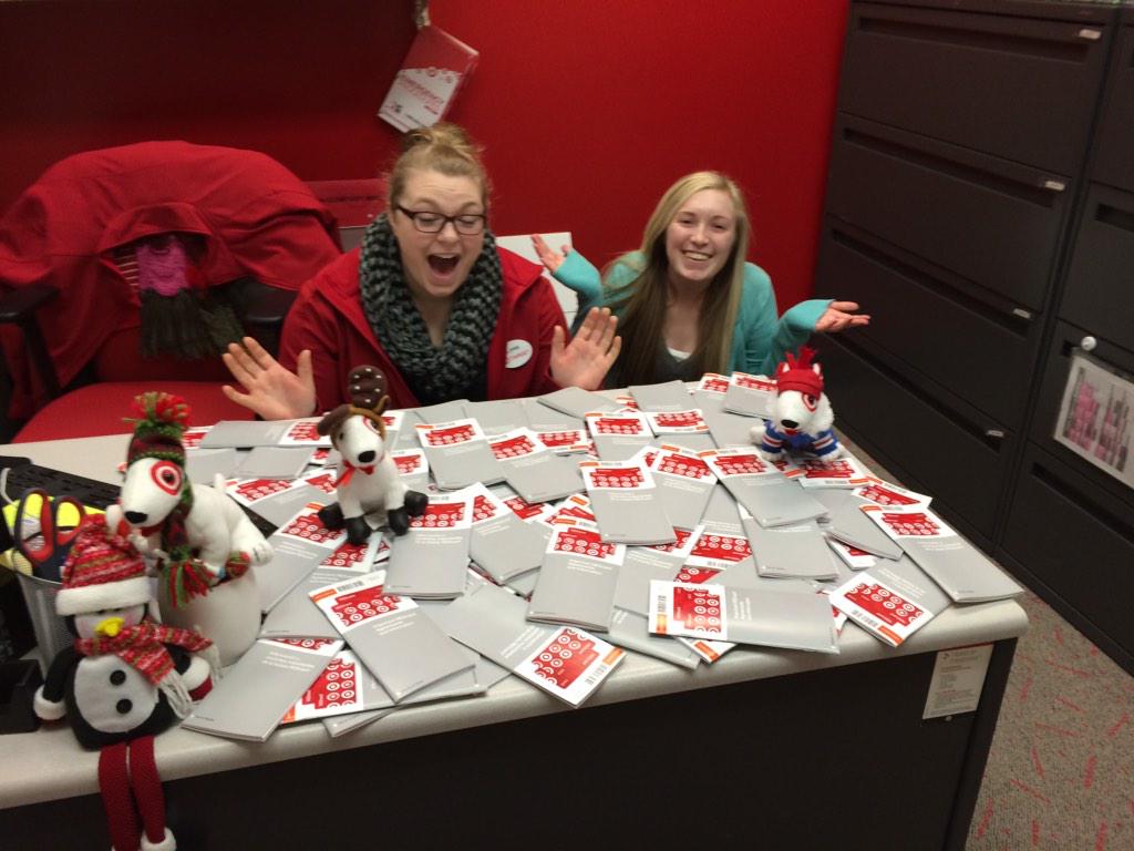 TP4Cy1791's tweet photo. @bob_orourke @CalimanEvan @Ryan9Perry @hopehugg 124 RC's on Black Friday!! #t878 #BestinD105 #5%allday #TGTdreamteam๐ฏ http://t.co/9qb9rwrmFx