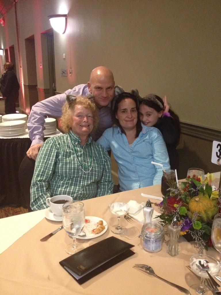 SensoryTeach's tweet photo. #GWLHOWLIDAYS Yummy dinner at the Lodge!  Mmmm! http://t.co/R2vl8W9JWT