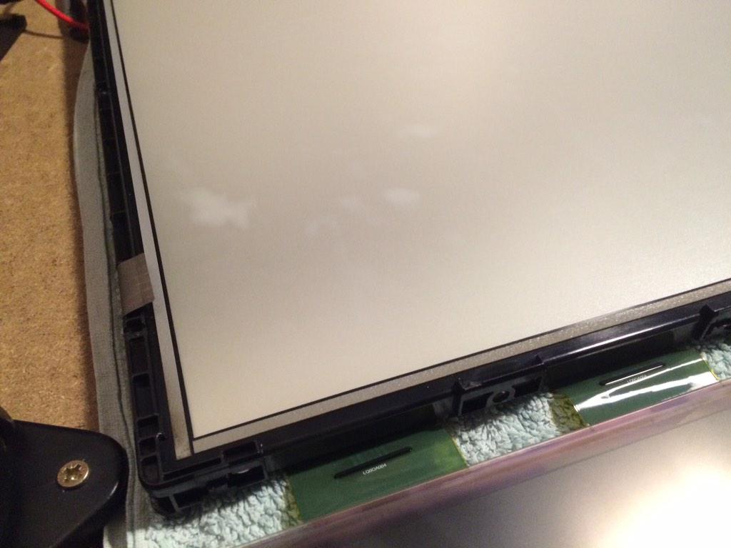 Kevin_Granger's tweet photo. Ok. Just removed the dust BEHIND my iMac screen. Very time consuming :) #savethemac http://t.co/koKA8hyj4f