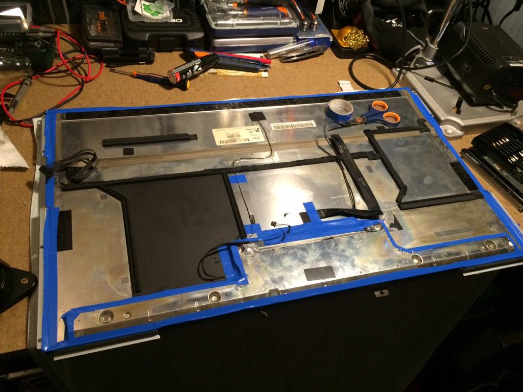 Kevin_Granger's tweet photo. Ok. Just removed the dust BEHIND my iMac screen. Very time consuming :) #savethemac http://t.co/koKA8hyj4f