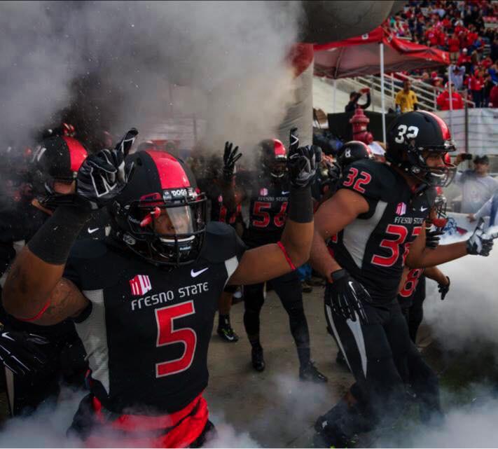 NineKeySports's tweet photo. The Fresno State Football Team will lay at Boise State on Saturday for the MW Championship! http://t.co/RJhjwyuub8