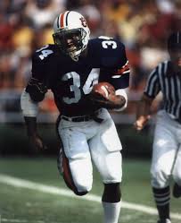 Happy 52nd birthday to 1985 winner Bo Jackson. One of the best RBs in CFB history.  