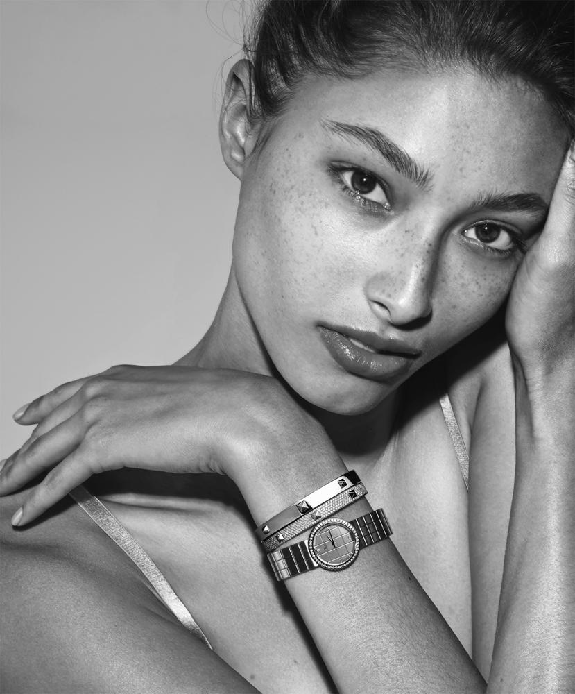 worinpro's tweet photo. @PORTERmagazine Winter 2014 with #AlexandraAgoston by #ChrisColls – http://t.co/Z1twERMfnm http://t.co/lGWpoPmK1l