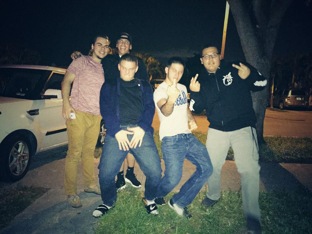 Karinaa_3's tweet photo. Squad😭 #missingsteph&amp;markus http://t.co/y2mM3WgeUl