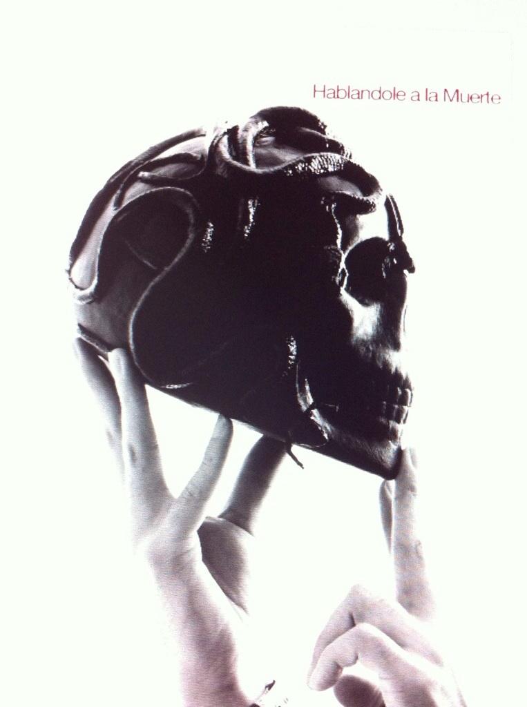 carloslatapi's tweet photo. #HablandoleALaMuerte #expofotografica2015 #DialogosDeLuz Y para ti que es la muerte? Luz o liberación http://t.co/VqrGuVDhkZ