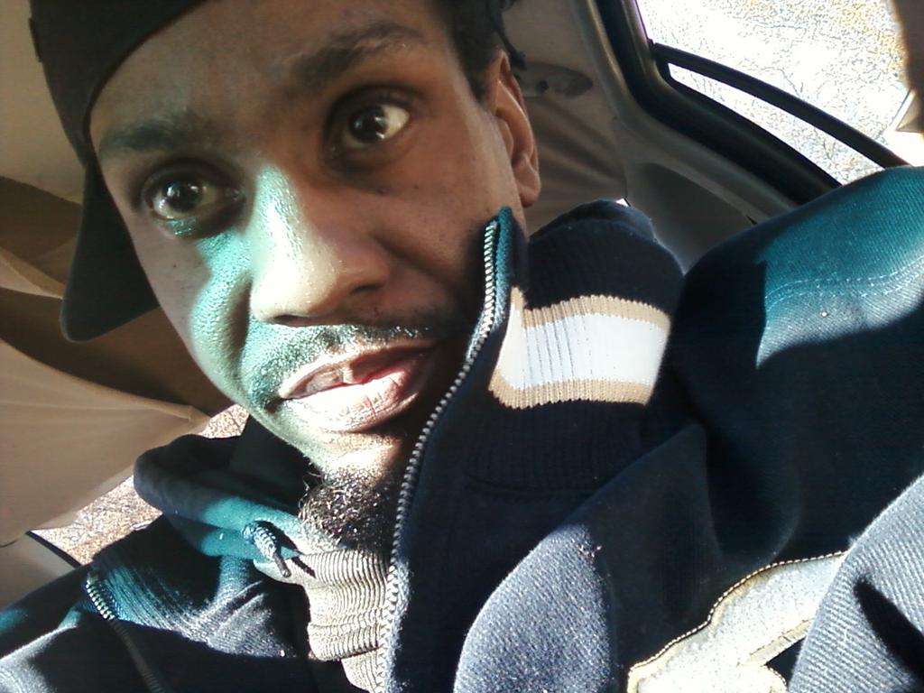 LarryCuffee's tweet image. koolin out