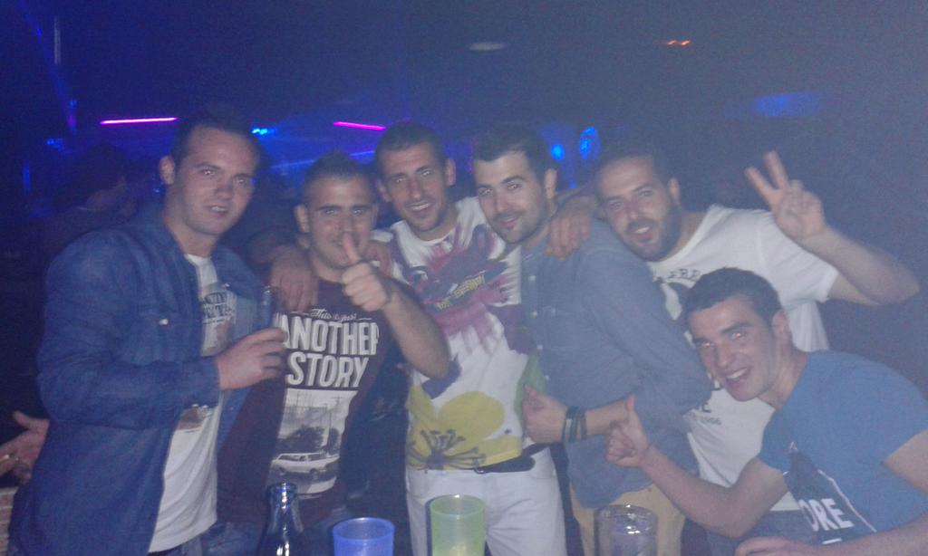Richardbh31's tweet photo. @Joseluiskareto @rubemct7 ayer fue buena noche pero hoy estoy likidao jajaja http://t.co/zCTuYx4vzH