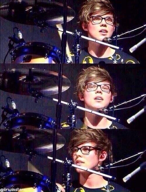 fetus ash pics (@fetusashtonpics) on Twitter photo 