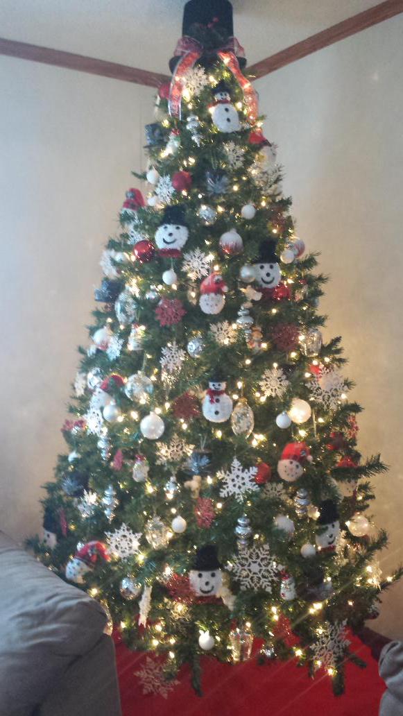 WILSONPreacher's tweet photo. Almost Christmas time at the Wilson house! #snowmanchristmastree http://t.co/0Vtw9QNK40