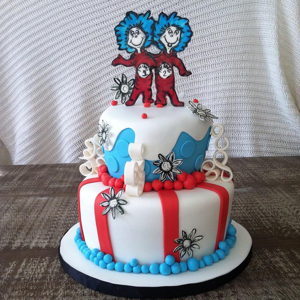 Peche_Petite's tweet photo. Thing One &amp; Thing Two birthday cake for twin boys! #drseuss #catinthehat #birthdaycake http://t.co/xzhwTWbUEW