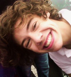 styIesartistic's tweet photo. fetus harry #AndaluciaNeedsOTRATourDates http://t.co/AYT8DHWd2E
