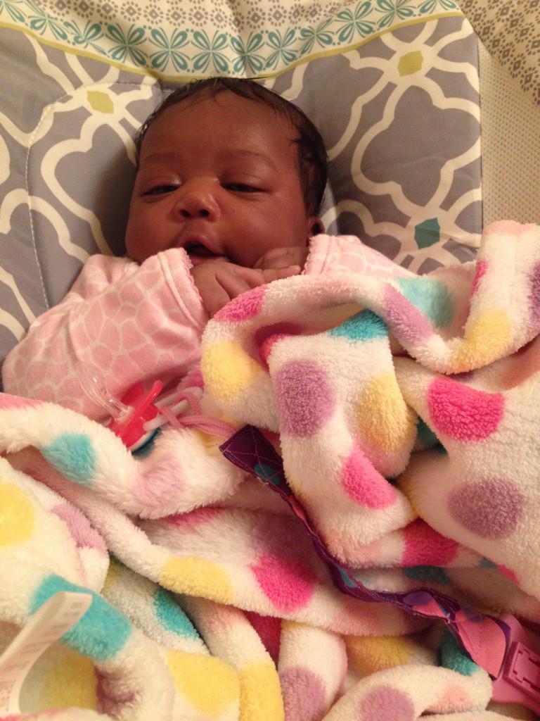 GirlThatsFoul's tweet photo. My lil girl made a month today ๐ #CheckTheGoodHair #SheGetItFromMe #WeForeign http://t.co/5V8XHuLkC7