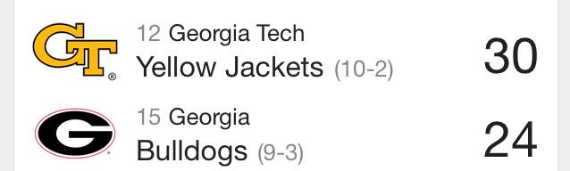 KatiePitt04's tweet photo. Buzz loves having some dawgs for Thanksgiving 😏 #CapitalOneBuzz http://t.co/HVr99Q75w8