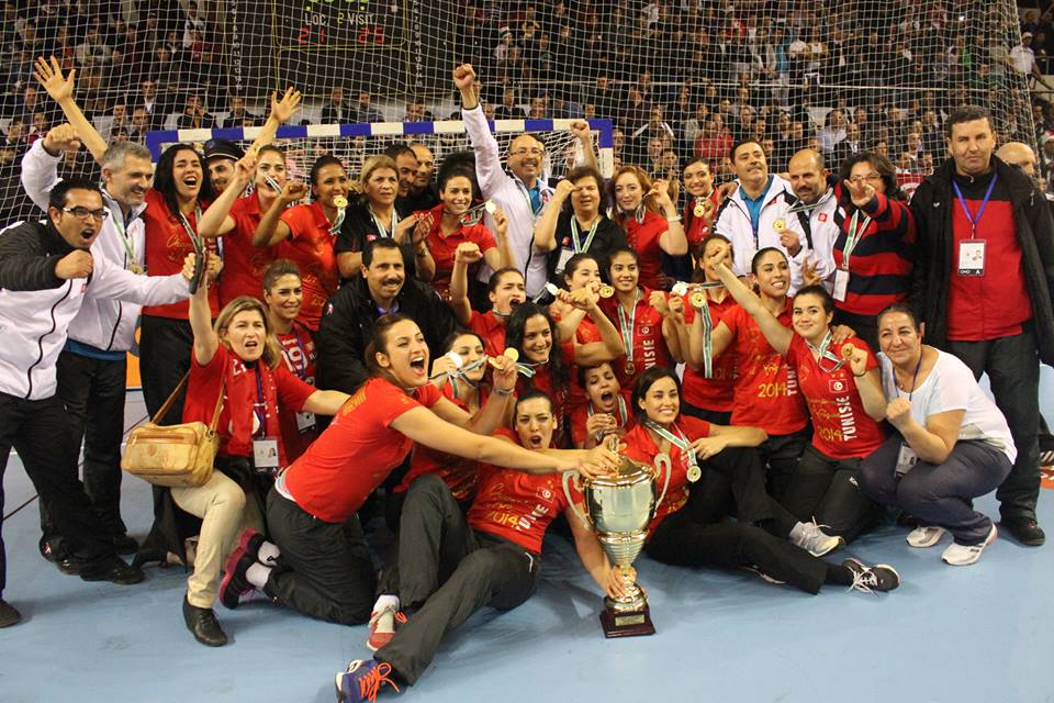 noussa_tunisie's tweet photo. #التونسيات بطلات إفريقيا في كرة اليد ☺ #CAN2014
#تونس #تونس_المزيانة #تونسية #تونسيه ✌️
#Tunisienne #Tunisie #Tunisia http://t.co/oLbA6sAO1S