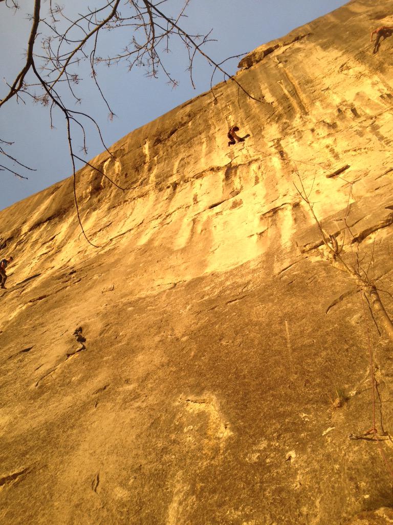 SiebeVanhee's tweet photo. Top weekend in Freyr! Could send two new classic lines! @TheNorthFaceEU @Petzl @osteofrigyes #freyr #crimpharder http://t.co/TwB461PH0V