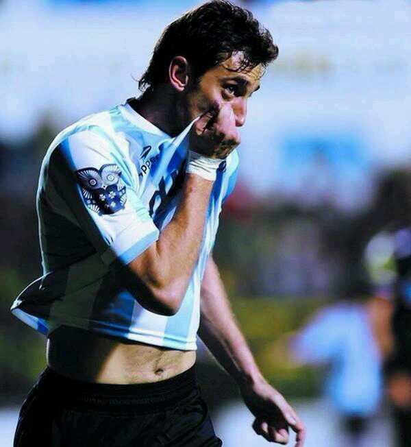 NFLPARATODOS's tweet photo. Prince Milito: lo que yo pienso hacer es llegar al Arroyito Giant Dome, PONERME EN PIJA y marcar dos goles de campo. http://t.co/3ahPVNEEon