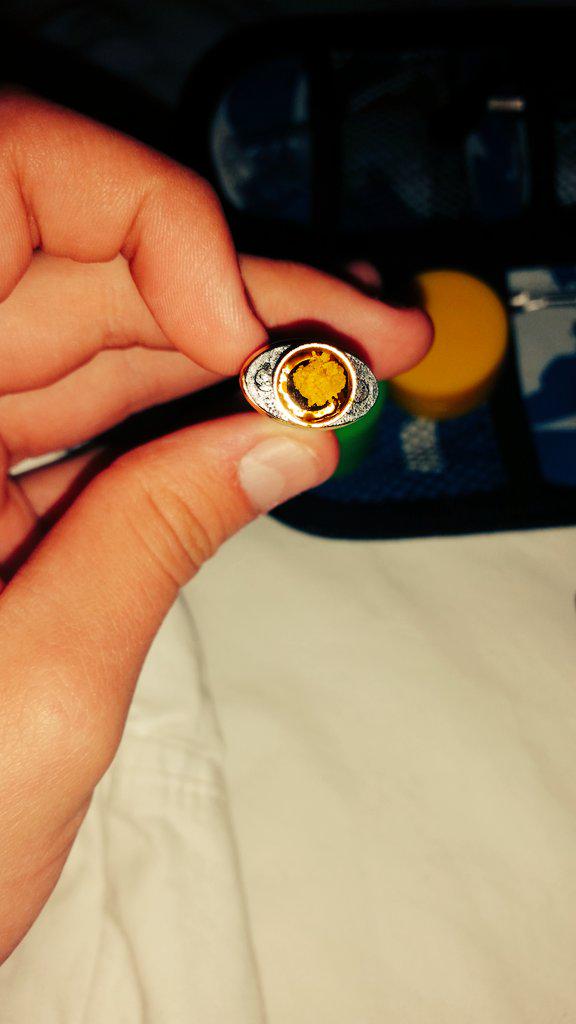 treeNgoodvibes's tweet photo. Smoking weed then doing homework kills the high.  Doing homework THEN smoking weed enhances the high. http://t.co/HOmPloOZfZ