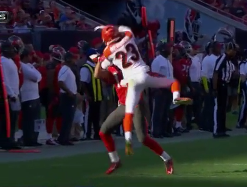 VIDEO: Mike Evans punks Bengals CB Terence Newman with a great block ble.ac/1B3idAS