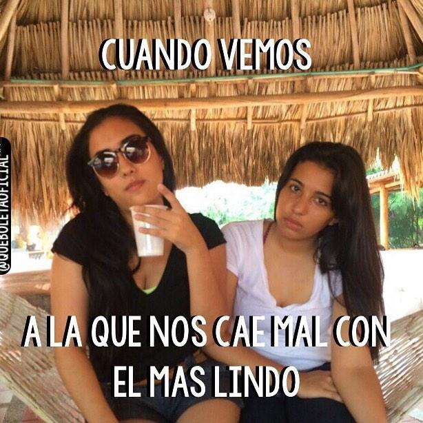 yzaplaza's tweet photo. Jajajajajajaja jajajjs @m_batty95 @AnaBellaR9 ustedes son la patada jajajaj http://t.co/A2KBNoIVug