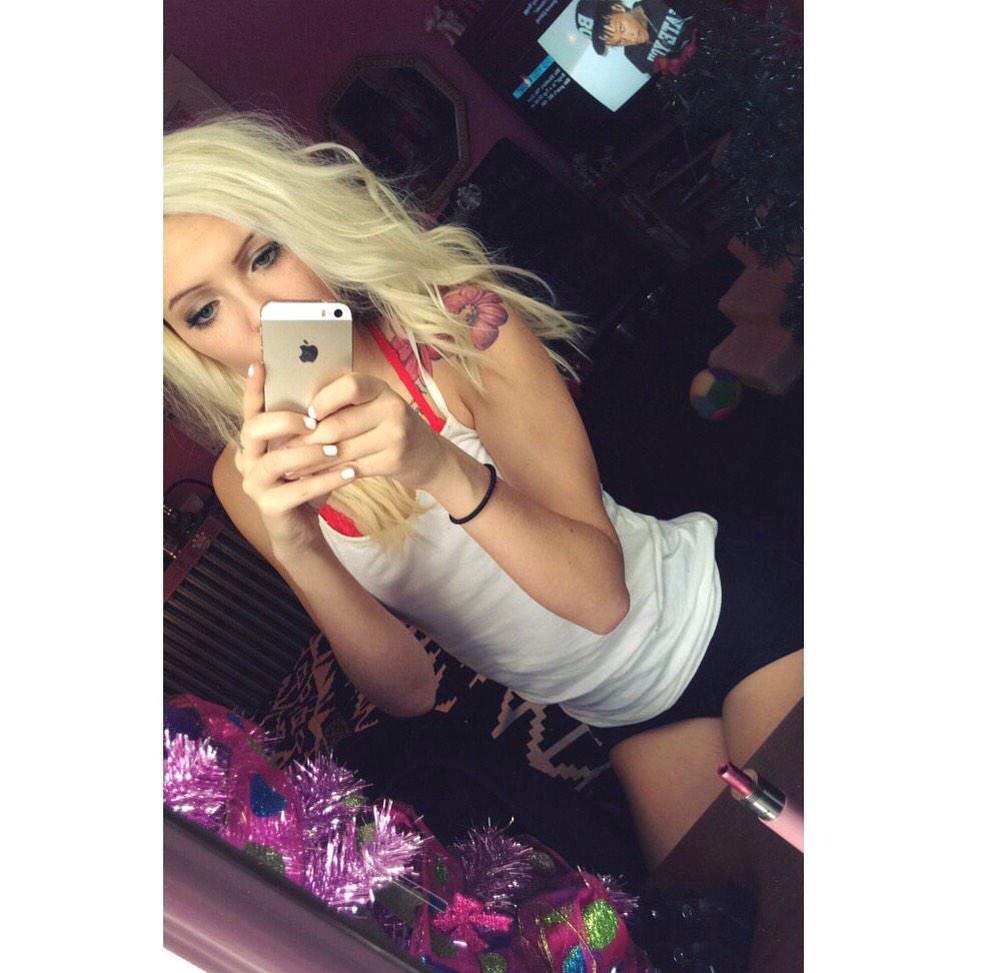 tell me whats it gonna take for me to call you mine 💋