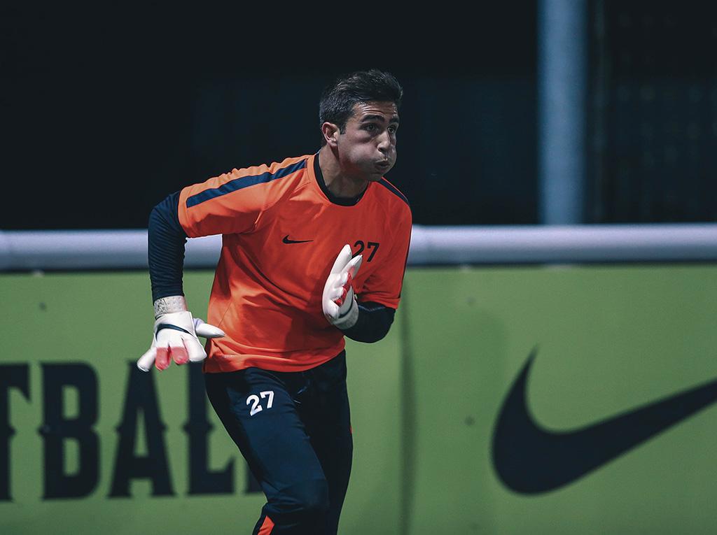 nikefootball's tweet photo. Spain’s Miguel Angel Martinez: “He’s everything we’re looking for in a goalkeeper.” http://t.co/z3bUR1ECwf
