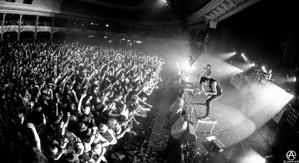 piercetheveil's tweet photo. Thank you Milwaukee! Photo by: @elmakias. http://t.co/S0W2D97sNU
