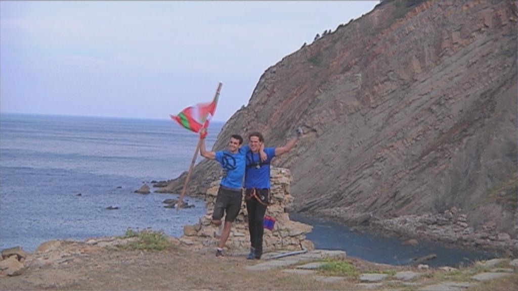 elconquis_etb's tweet photo. VÍDEO: Olite gana la espectacular prueba final del 'Conquistour' #finalconquistour http://t.co/rW1S32smeh http://t.co/CTtnDiXoM3