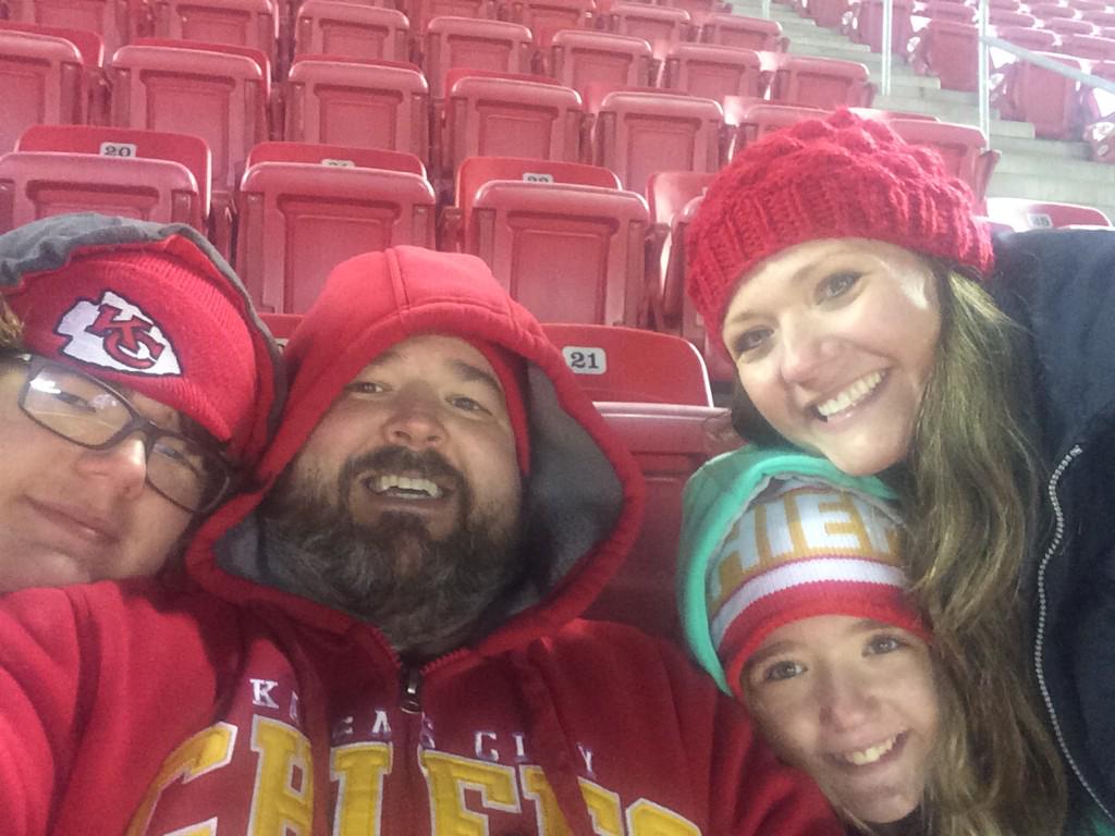ChadCmasters77's tweet photo. First @KCChiefs football game http://t.co/NYUvfJJOqr