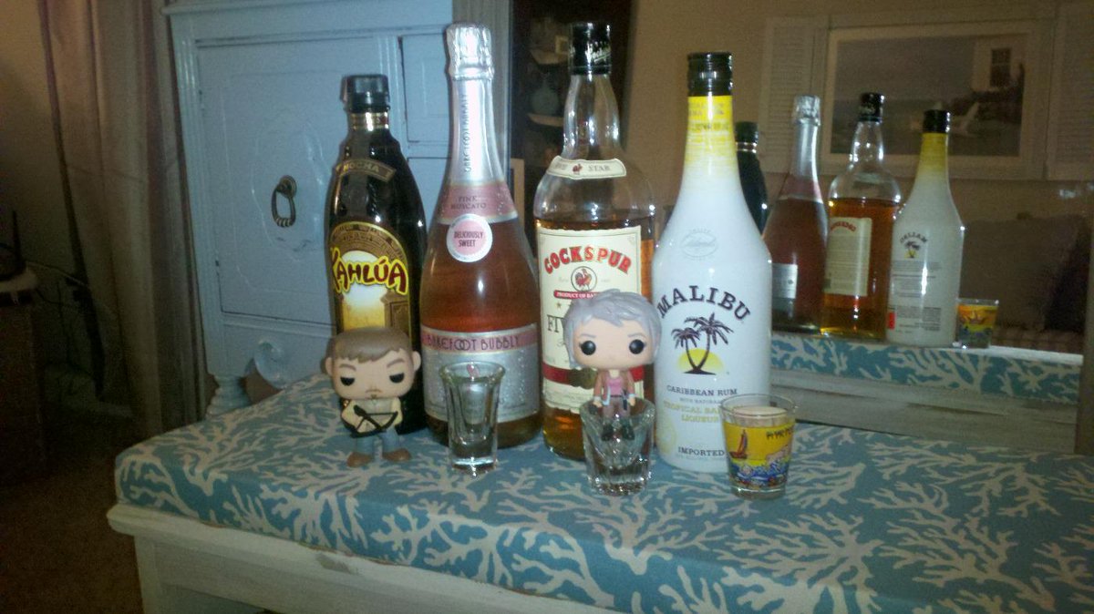 deniselynne1966's tweet photo. @mcbridemelissa @jenmastropaolo @B00kitty @krazyjenni picked up some banana rum for Carol #MSFParty #Those2CrazyKids http://t.co/nJL2ccoUMX