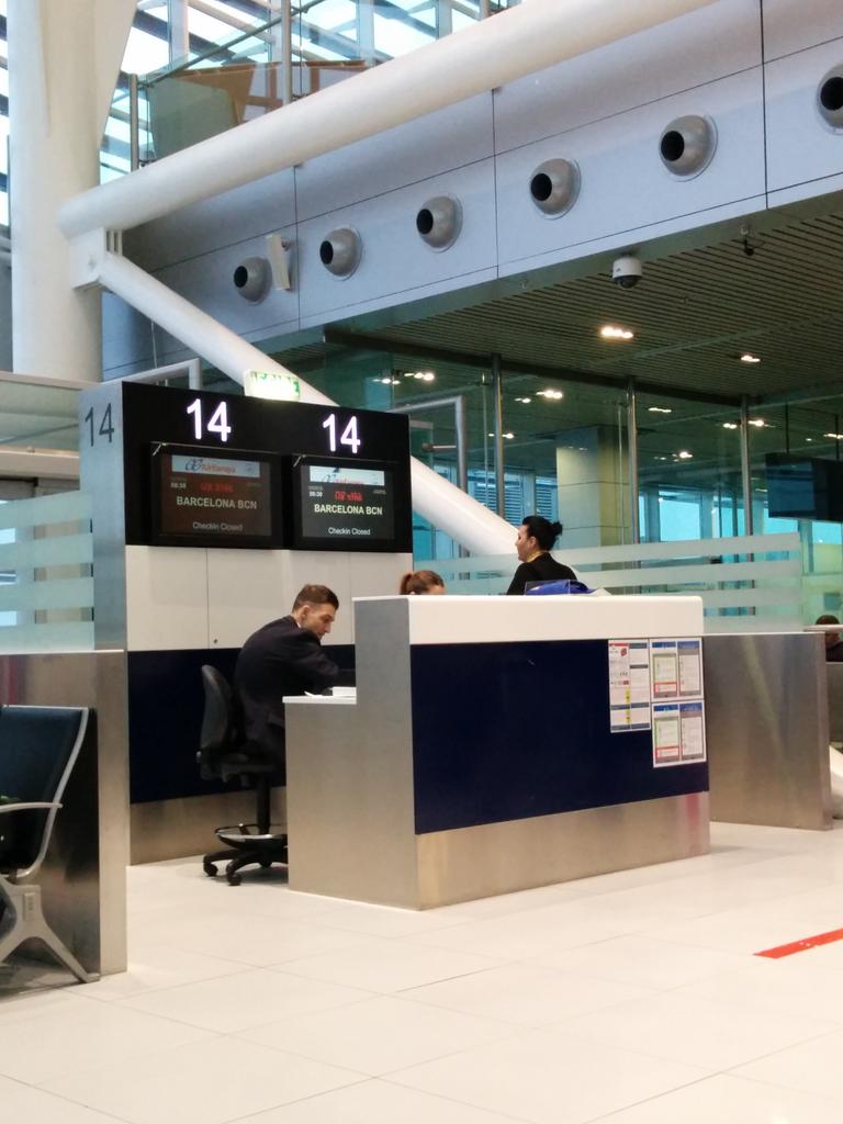 Alin_Trif's tweet photo. Barcelona here I come! :) #HPDiscover http://t.co/Vrnt2Q6m49