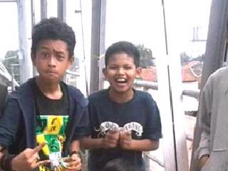 Wooooww"<a href="/fahmiF_/">fahmi.</a> <a href="/rizkibul/">asep</a> @FarisAlfano <a href="/MochammadIrpan/">Mochamad irpan</a> <a href="/rudimaulanaa/">rudim</a> @YusufffHasan