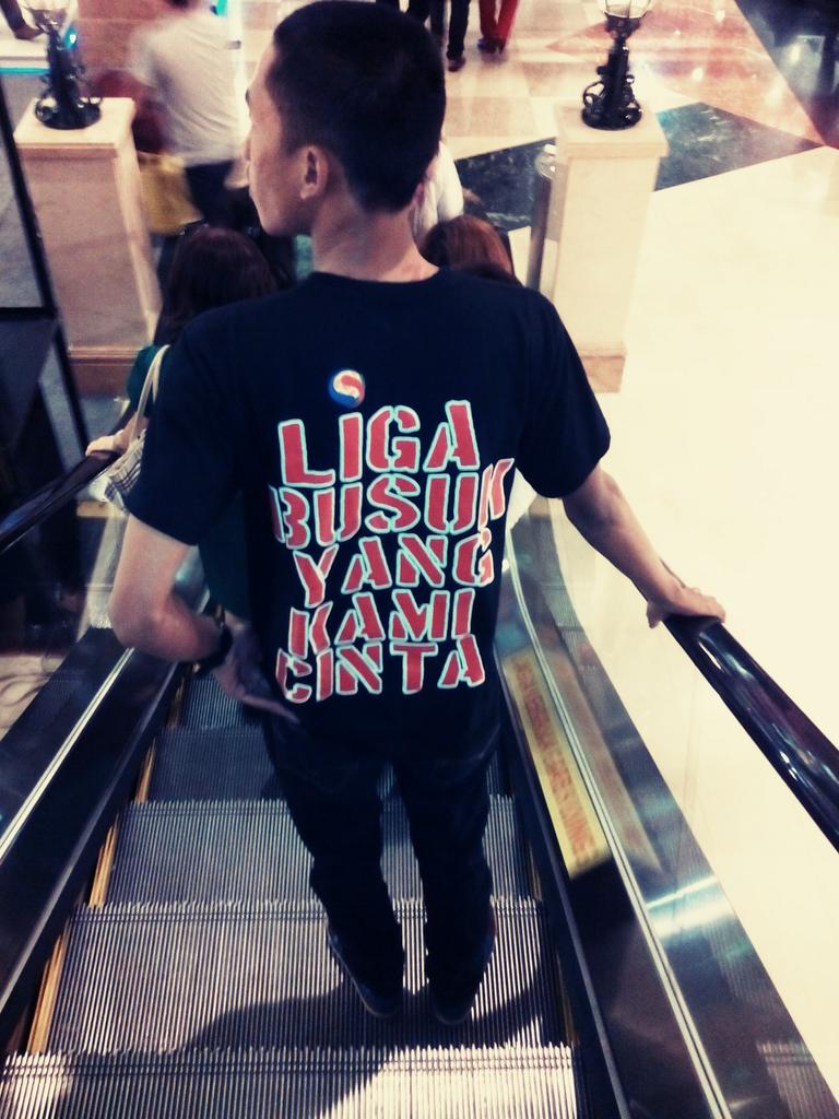 ecko_skin's tweet photo. #2014 #ligaIndonesia #dijajah #mafia http://t.co/ORMLUv8oGi