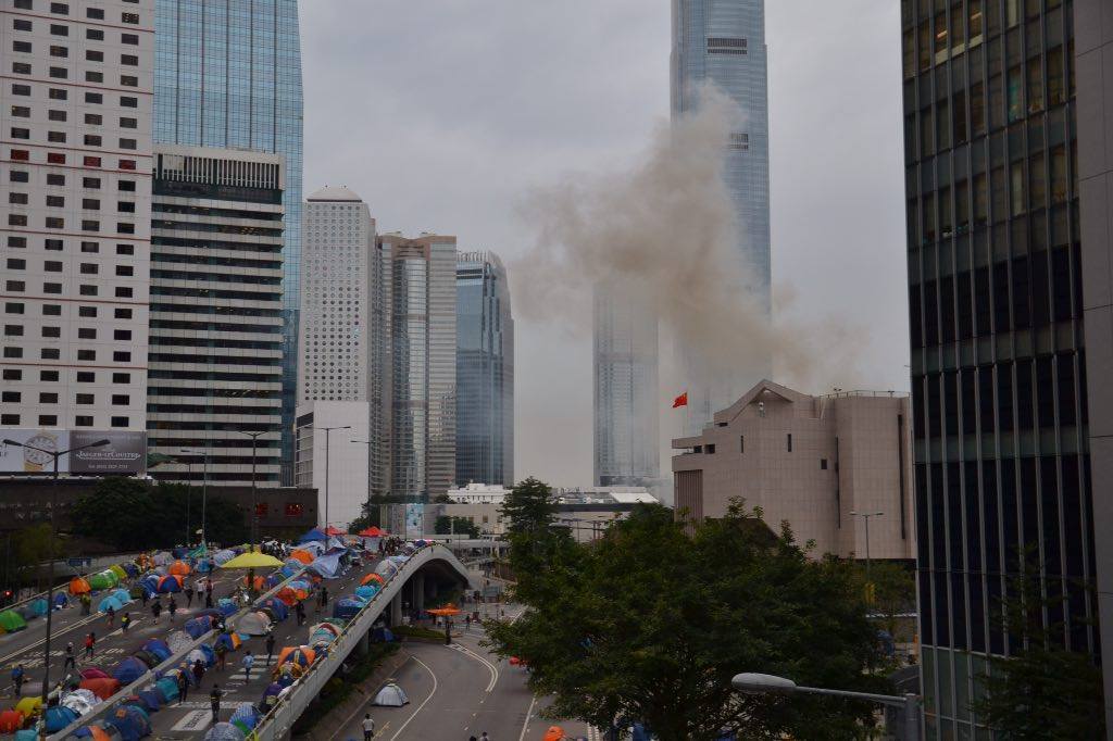 GlobalSolidHK's tweet image. ADMIRALTY - Fire in PLA base. Unknown cause. Photo: @inmediahk #UMHK