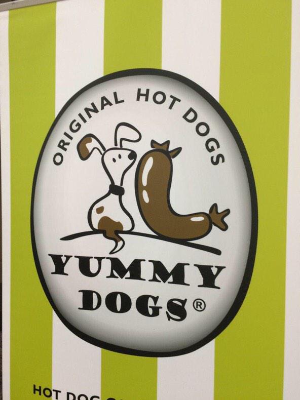 utssedt's tweet photo. @UTSEngage @UTSLife it's good too! One of our favourite caterers #yummydogs http://t.co/TFBPUfczOZ