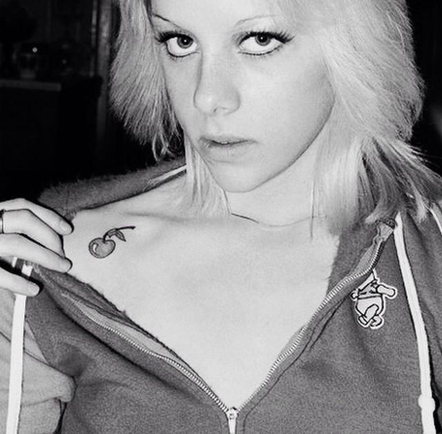 Happy birthday to 1/5 of the runaways!! She is still hot hot hot shit!!! Happy birthday cherie currie!!!          