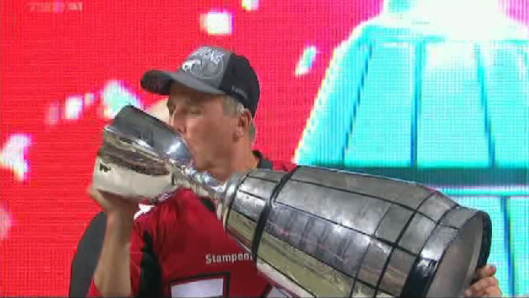TSN_Sports's tweet photo. #GreyCup Champs http://t.co/K3ysQjaHI6
